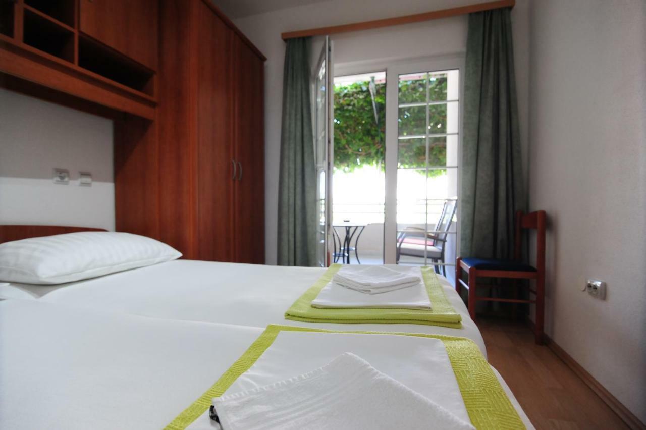 Milic Apartments Makarska Esterno foto