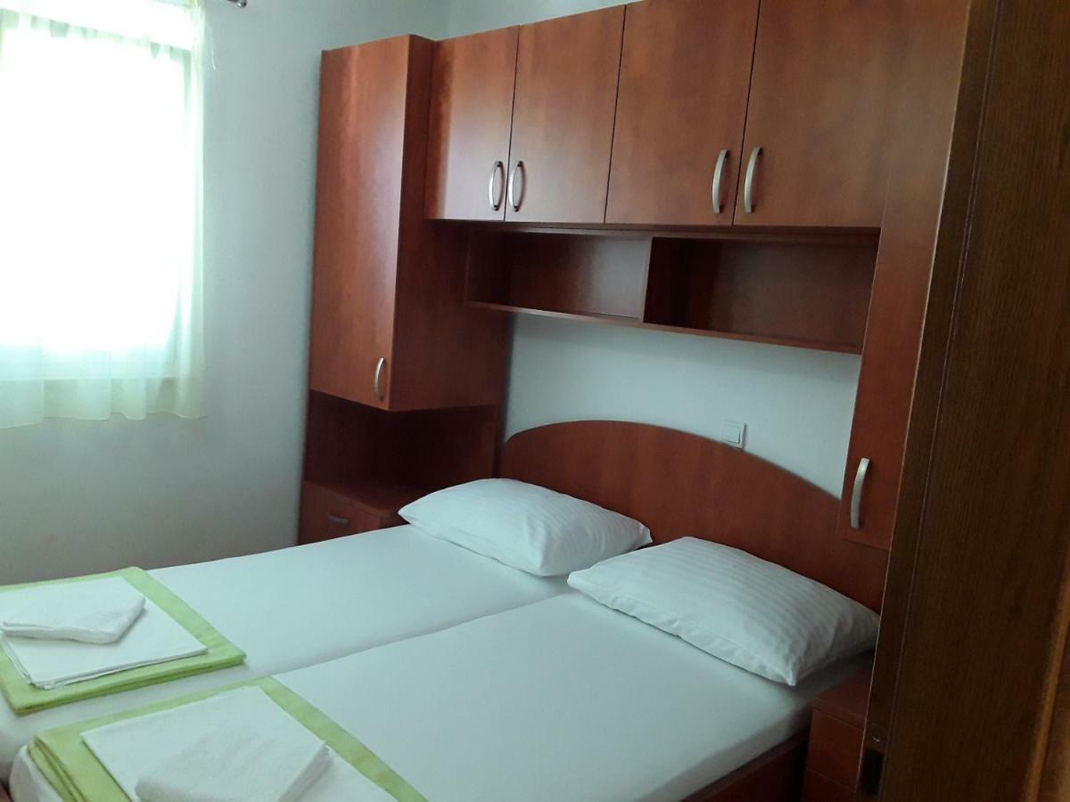 Milic Apartments Makarska Esterno foto