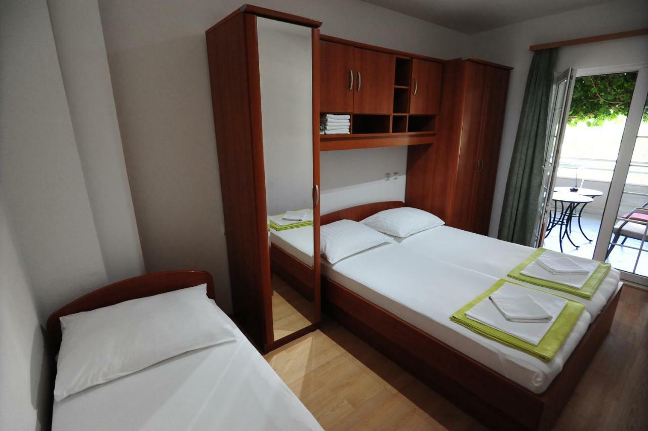 Milic Apartments Makarska Esterno foto