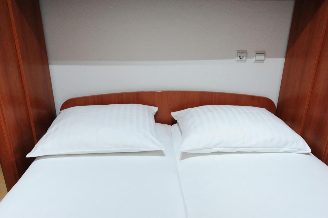 Milic Apartments Makarska Esterno foto