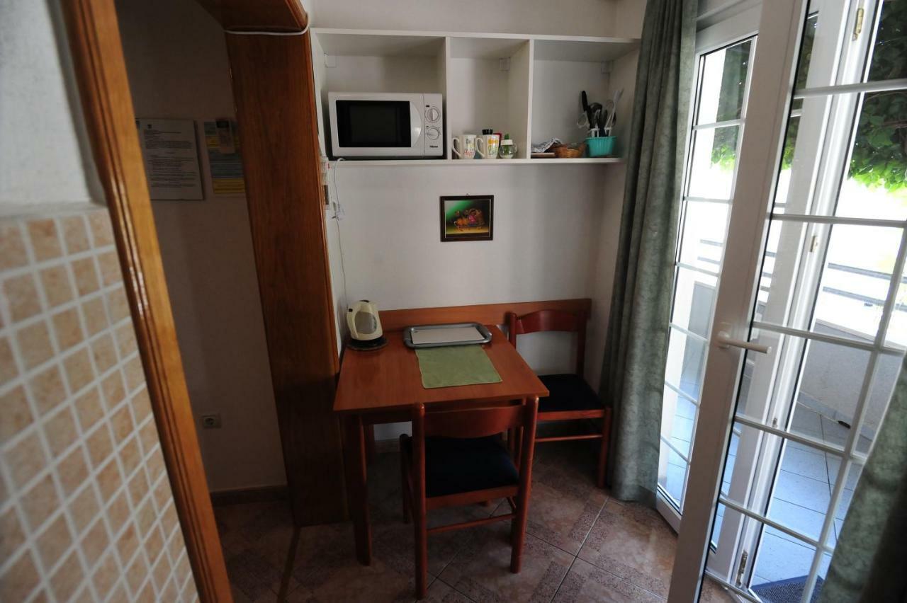 Milic Apartments Makarska Esterno foto