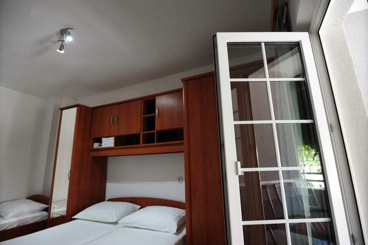 Milic Apartments Makarska Esterno foto
